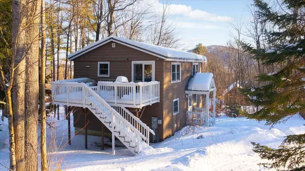 11 Top Hill RD, Bridgton, ME 04009