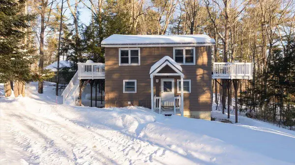 11 Top Hill RD, Bridgton, ME 04009