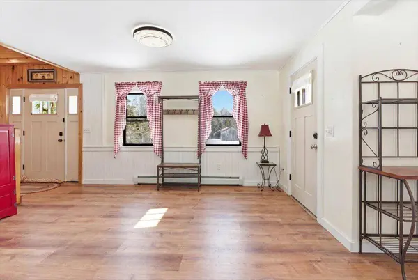 59 Vanner RD, Washington, ME 04574