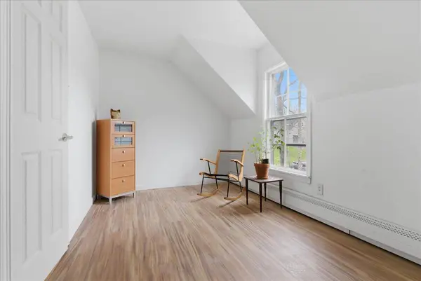11 Elmwood RD, Auburn, ME 04210