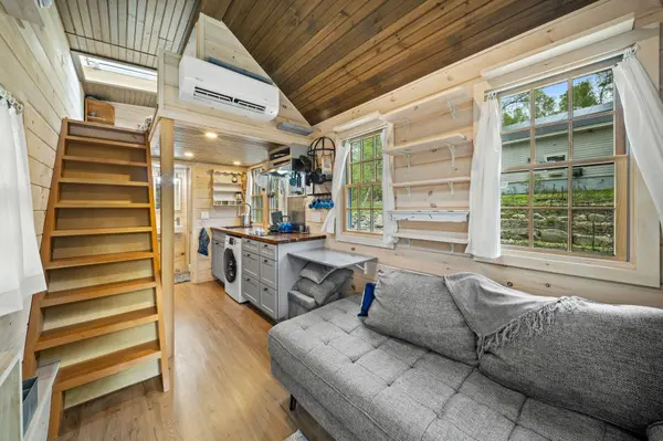 1773 Hudson RD, Hudson, ME 04449