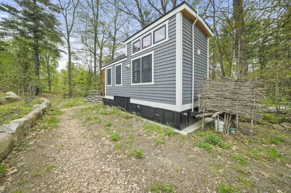 1773 Hudson RD, Hudson, ME 04449