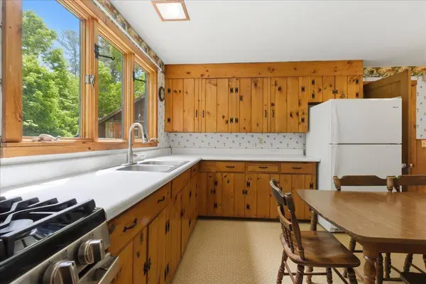 89 Bryant RD, Buckfield, ME 04220