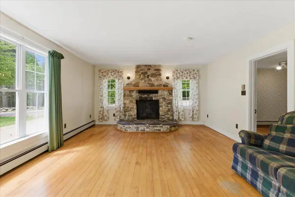 89 Bryant RD, Buckfield, ME 04220
