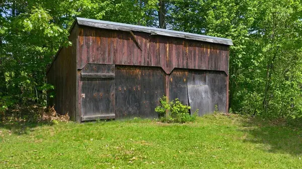 89 Bryant RD, Buckfield, ME 04220