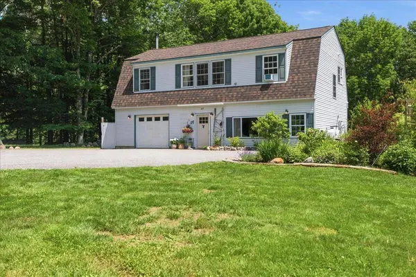 621 W Auburn RD, Auburn, ME 04210