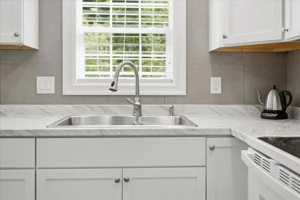 24 Cat Mousam RD, Kennebunk, ME 04043