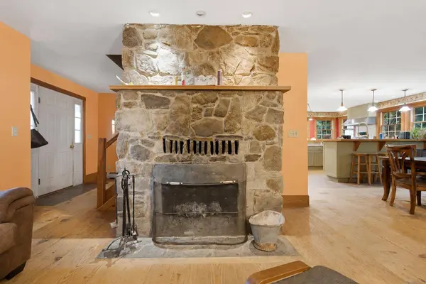 93 S Whitman School RD, Buckfield, ME 04220