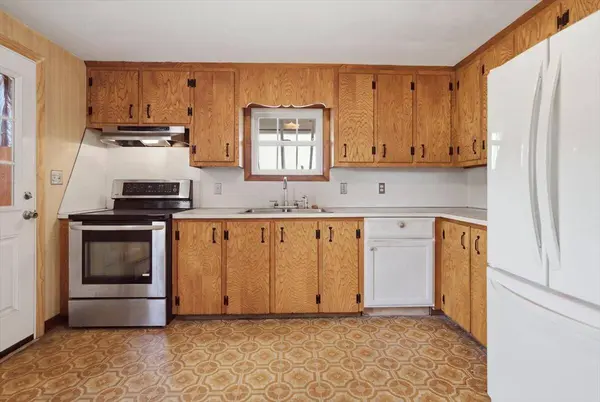 35 Hillside RD, Portland, ME 04103