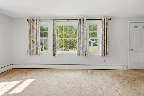 35 Hillside RD, Portland, ME 04103