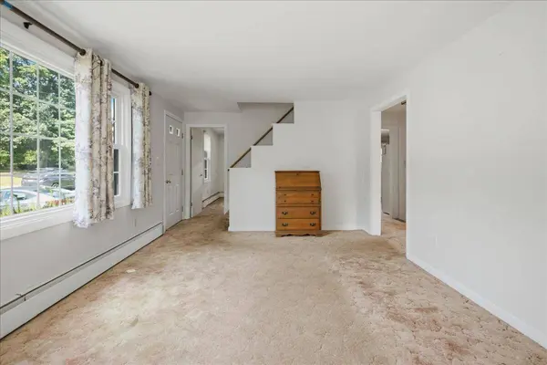 35 Hillside RD, Portland, ME 04103