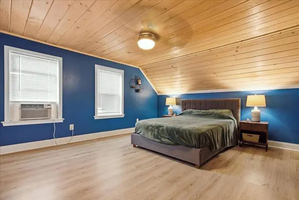 36 Winter ST, Lewiston, ME 04240