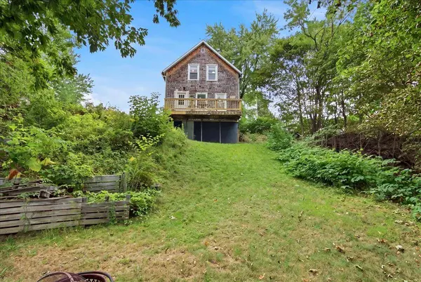 36 Winter ST, Lewiston, ME 04240