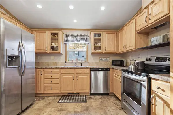 3 Spruce DR, Norway, ME 04268