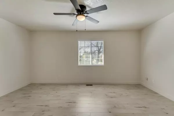 North Ogden, UT 84414-7252,365 E 2300 N