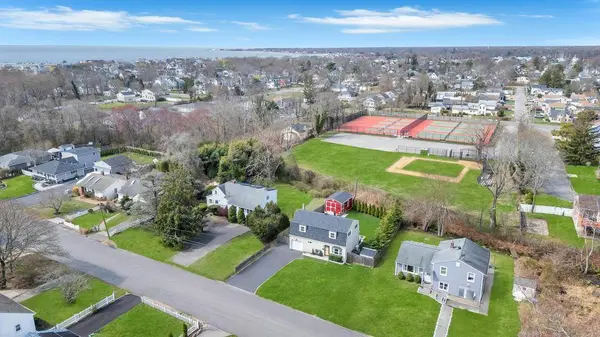 52 Thorburn AVE, Patchogue, NY 11772