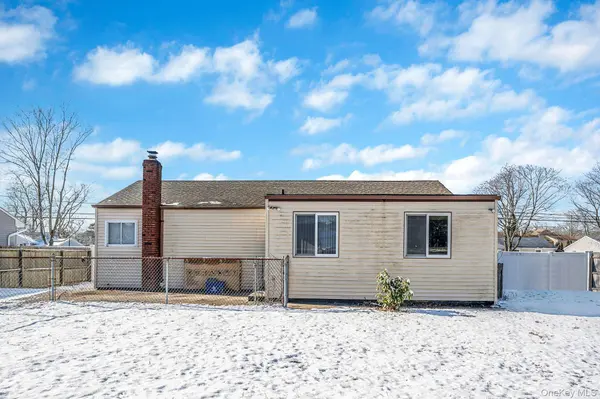 2711 Connecticut AVE, Medford, NY 11763