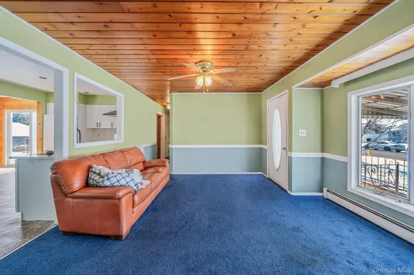 2711 Connecticut AVE, Medford, NY 11763