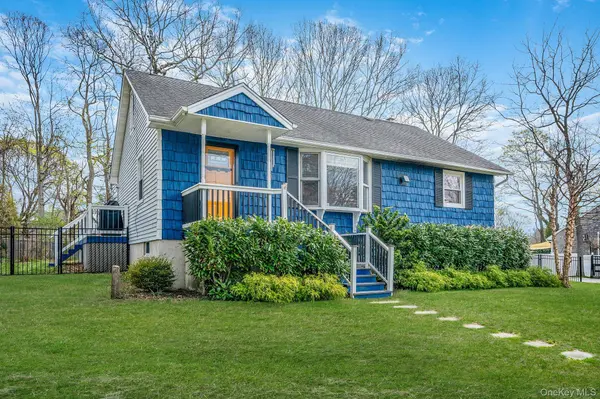 30 Erving AVE, East Patchogue, NY 11772