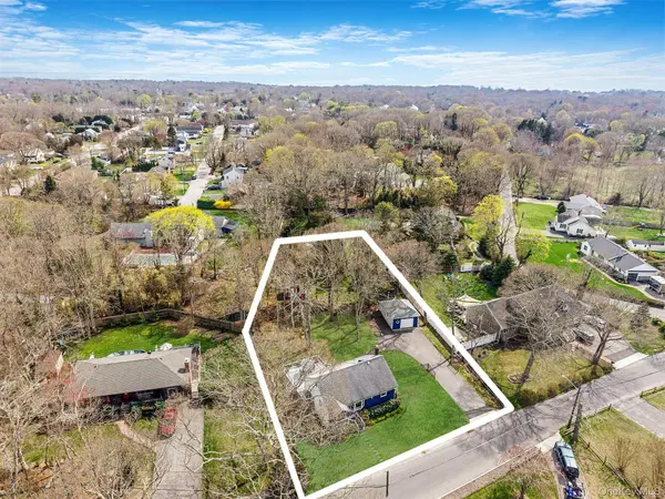 30 Erving AVE, East Patchogue, NY 11772