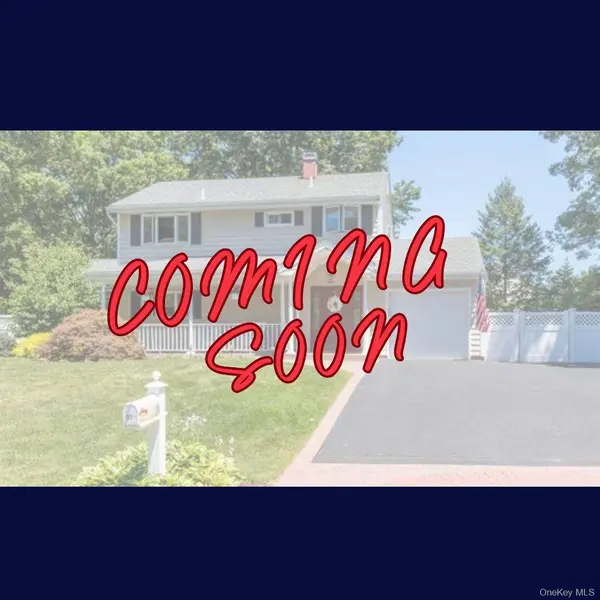 37 Marc DR, Ridge, NY 11961