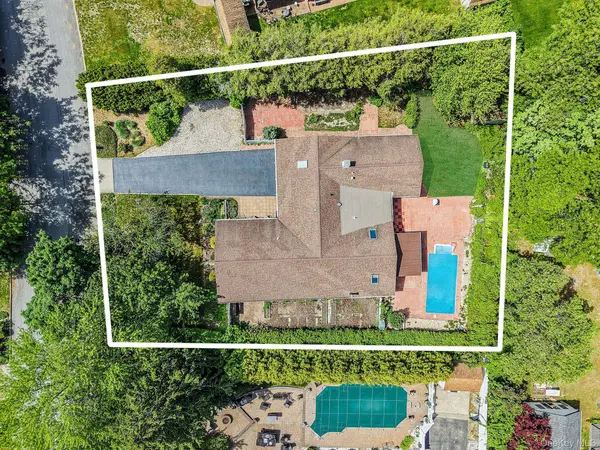 5 Tawny PASS, South Setauket, NY 11720