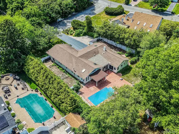 5 Tawny PASS, South Setauket, NY 11720