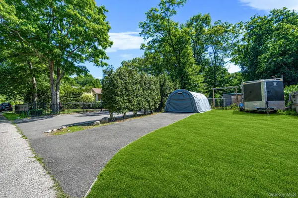 73 Panamoka TRL, Ridge, NY 11961