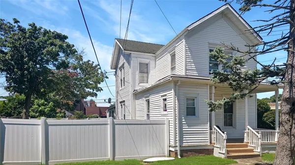 76 Oak ST