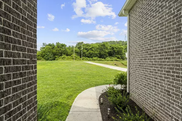 1825 Templow Rd, Bethpage, TN 37022