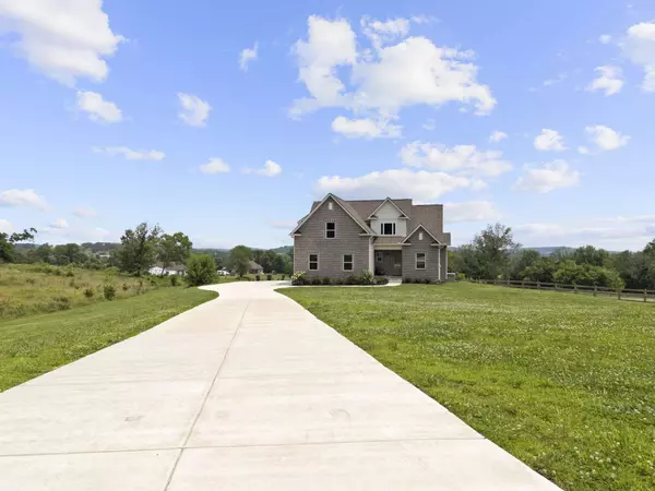 1825 Templow Rd, Bethpage, TN 37022