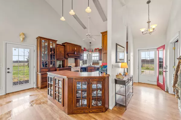 392 State highway cc, Wellsville, MO 63384