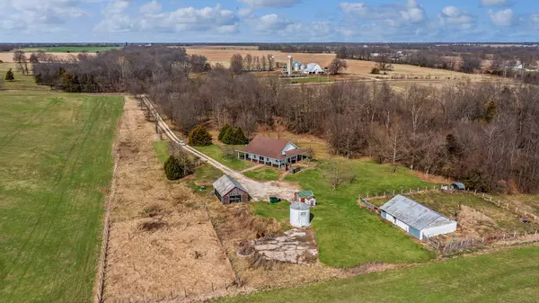 392 State highway cc, Wellsville, MO 63384