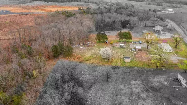 7559 State road z, Fulton, MO 65251