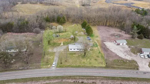 7559 State road z, Fulton, MO 65251