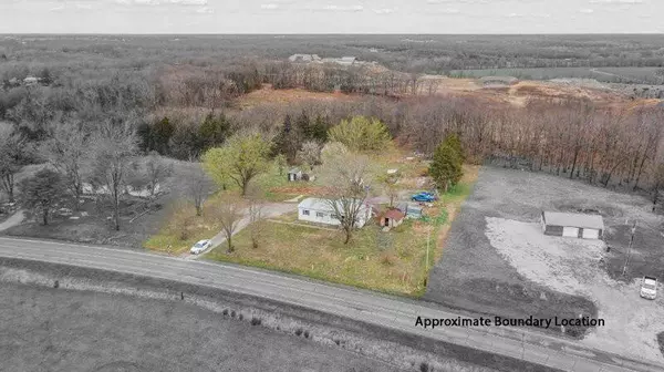 7559 State road z, Fulton, MO 65251