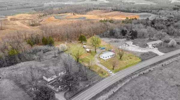 7559 State road z, Fulton, MO 65251