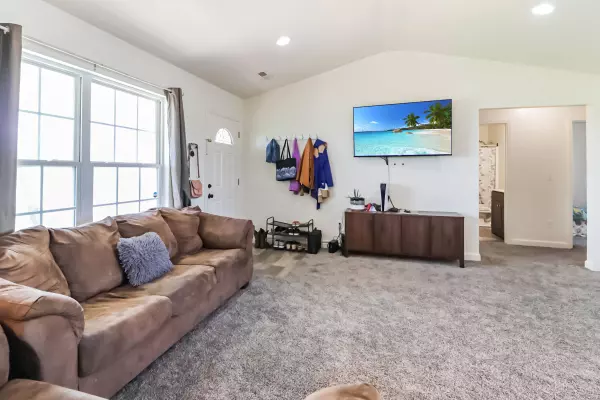 425 E Peace ST, Auxvasse, MO 65231