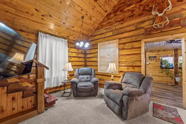 4381 Gregory RD, Williamsburg, MO 63388