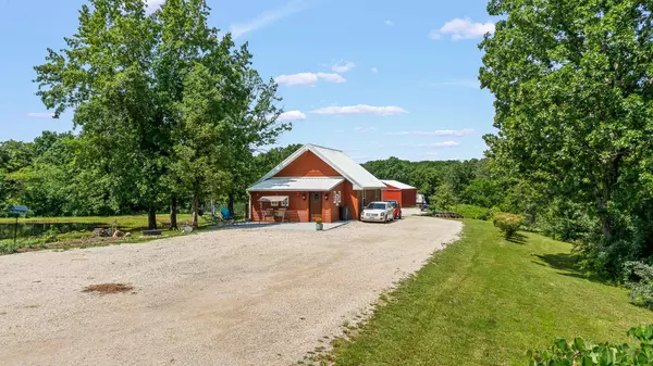 4381 Gregory RD, Williamsburg, MO 63388