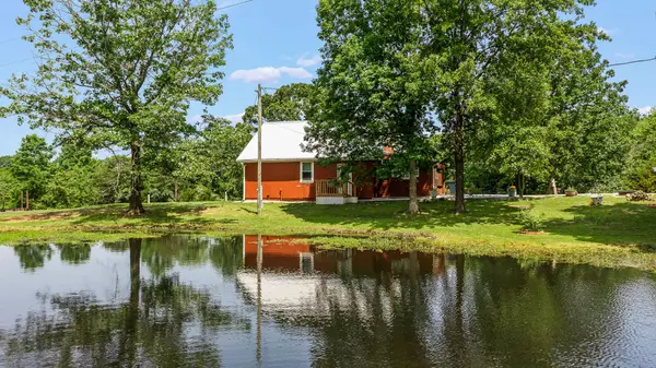 4381 Gregory RD, Williamsburg, MO 63388