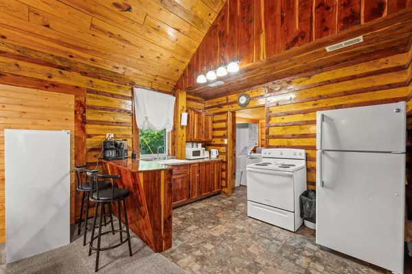 4381 Gregory RD, Williamsburg, MO 63388