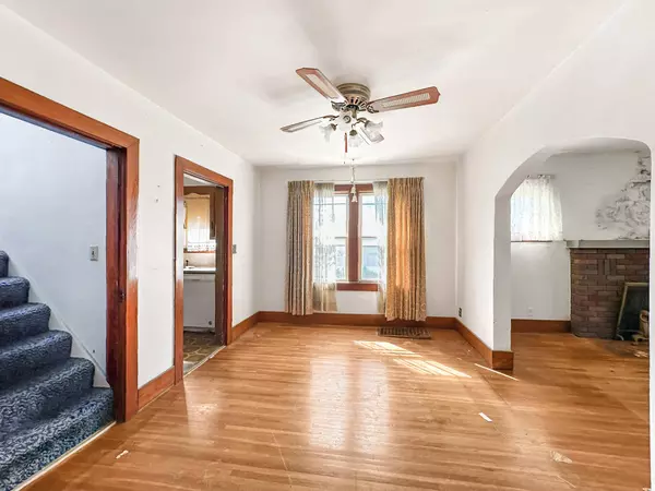 2614 E Mccarty ST, Jefferson City, MO 65101