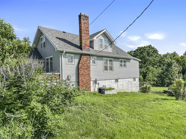 2614 E Mccarty ST, Jefferson City, MO 65101