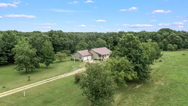 3617 State rd e, Auxvasse, MO 65231