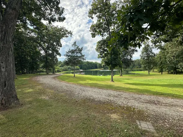 8551 County road 166, Auxvasse, MO 65231