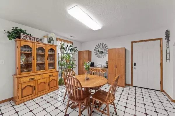 2381 County Rd 157, Auxvasse, MO 65231