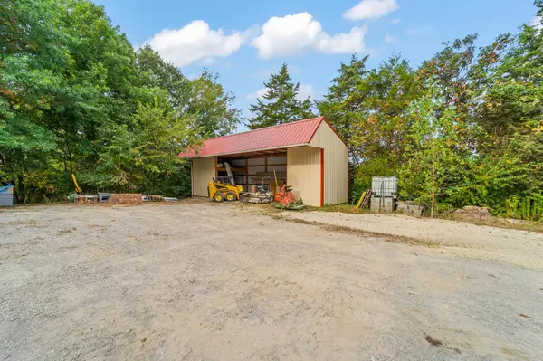 4020 County road 216, Fulton, MO 65251