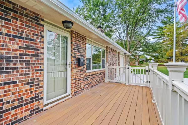 710 Kleewood DR, Fulton, MO 65251