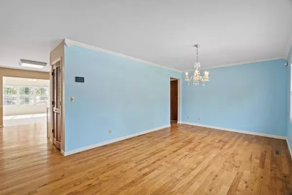 710 Kleewood DR, Fulton, MO 65251